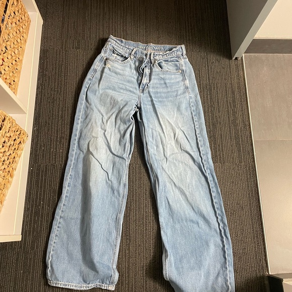 American Eagle Outfitters Denim - Light Wash Women’s Wide Legs skater Jeans